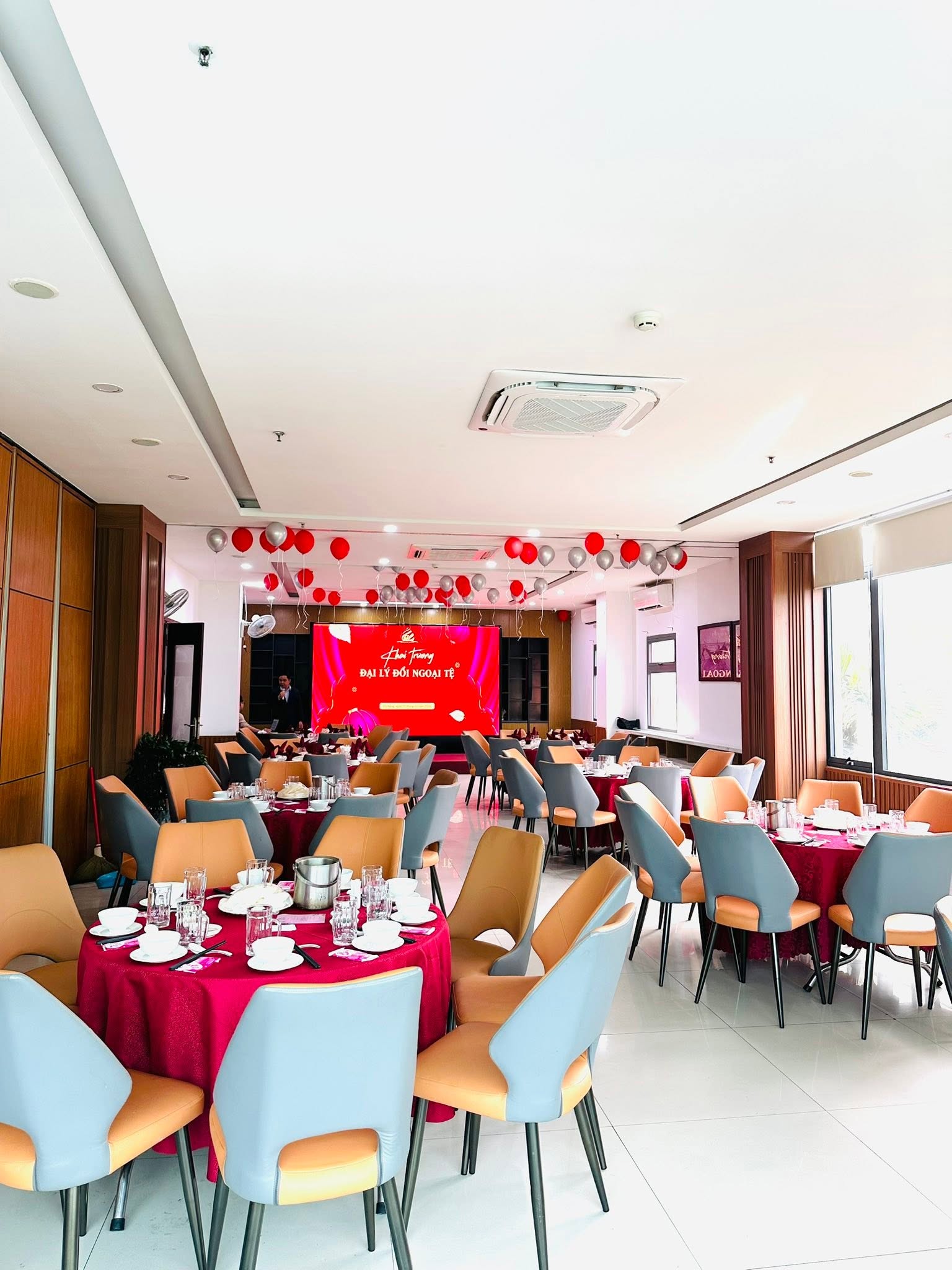DỊCH VỤ ĐỔI NGOẠI TỆ